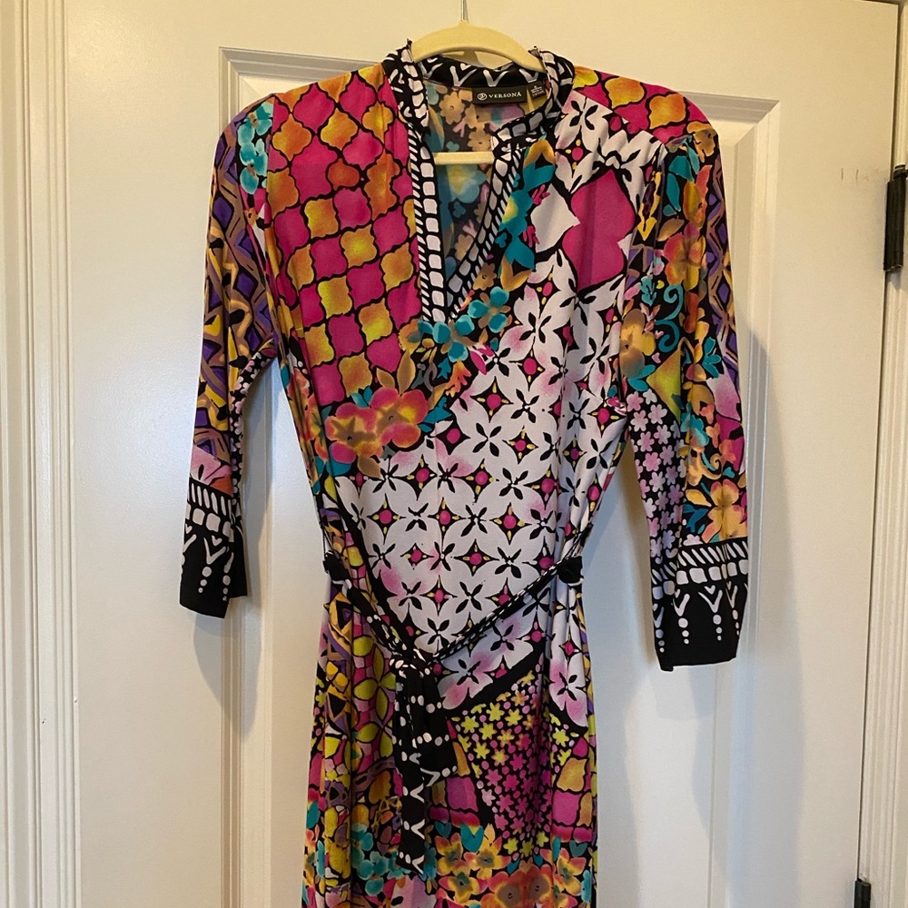 Business casual knee length dress. Size 6